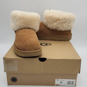 UGG Classic Mini Fluff Size 10